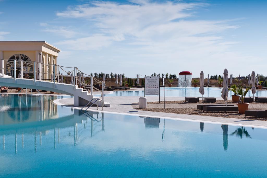 Lighthouse Golf & Spa Hotel Baltsjik Buitenkant foto The Blue Lagoon
